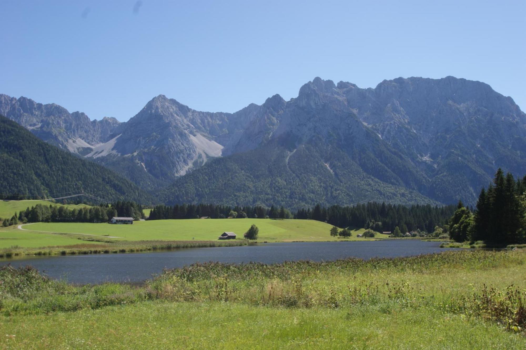 Gaestehaus Laerchenhang Mittenwald Exterior photo