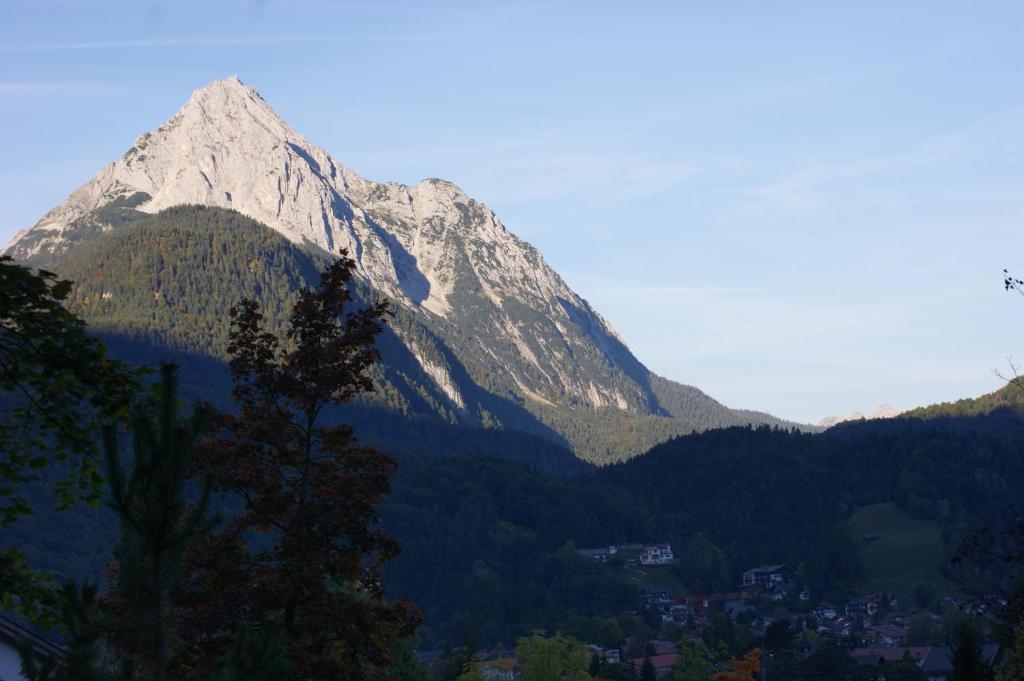 Gaestehaus Laerchenhang Mittenwald Exterior photo