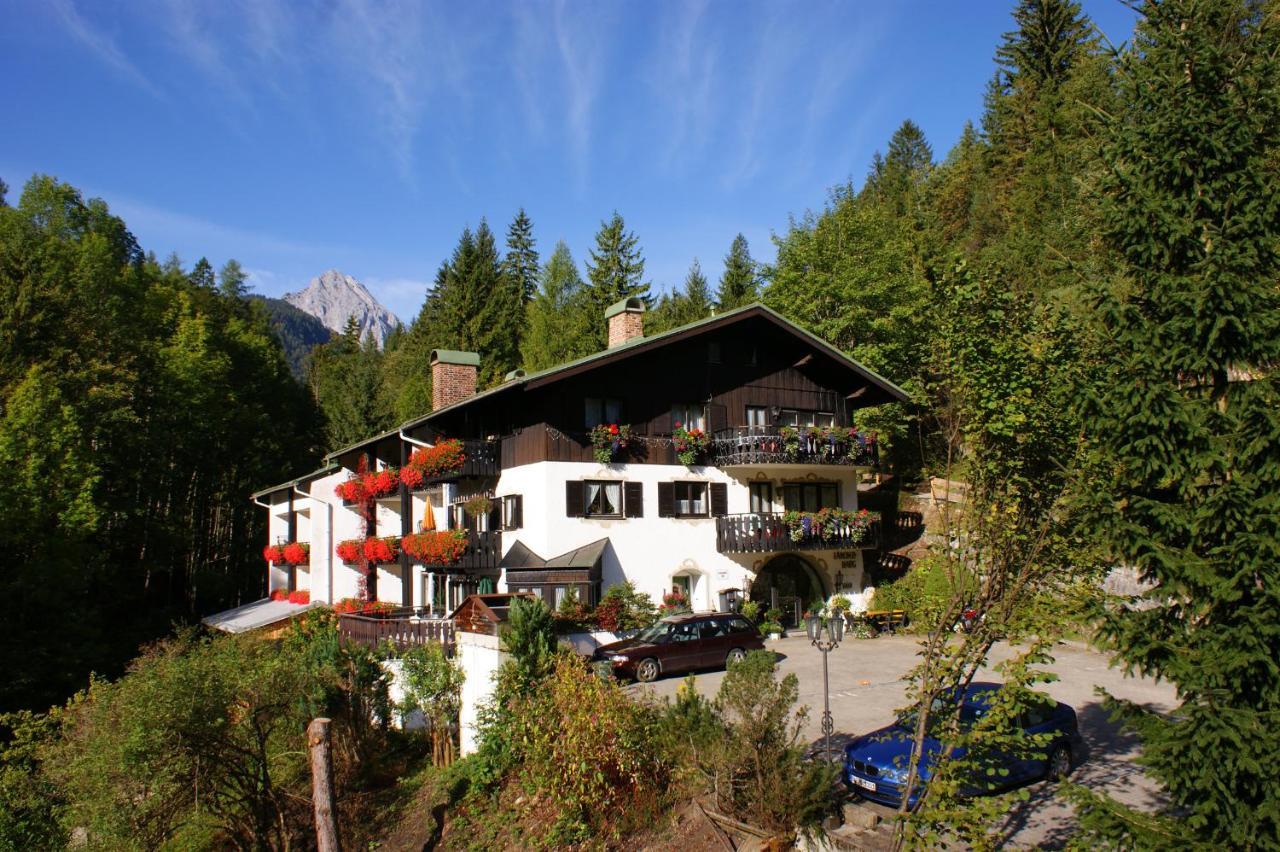 Gaestehaus Laerchenhang Mittenwald Exterior photo